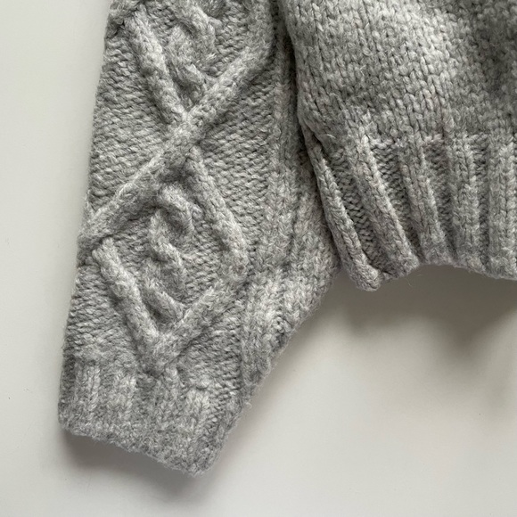 H&M Boxy Gray Cable Popcorn Chunky Knit Oversized Crewneck Wool Blend Sweater XS - Picture 5 of 10